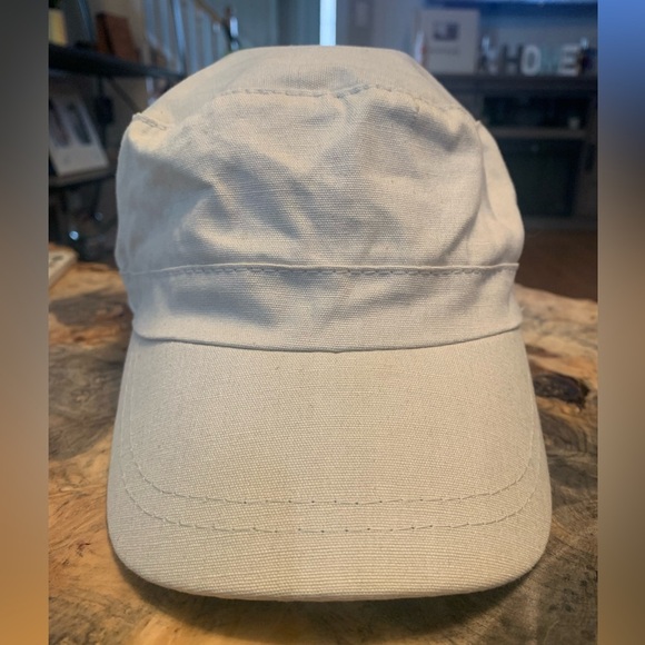 Stylish White Cadet Cap - Adjustable & Versatile - Picture 2 of 7